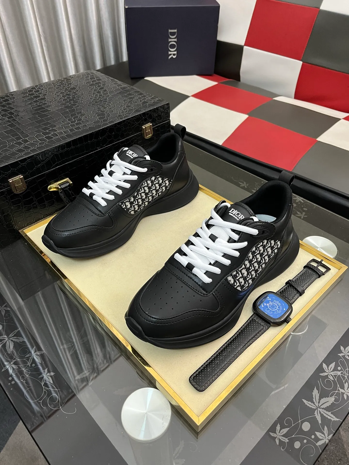 Men's shoes💰: 380⌚️⌚️[Dior] Dior's new men's genuine leather casual shoes, the highest version on the market, any comparison is welcome🆚! The original leather has excellent texture and is super high-end! Fetal sheep net lining imported from Italy, removable pad! Luxurious materials and fine workmanship, highly recommended! Code number: 38-445️⃣Colors available